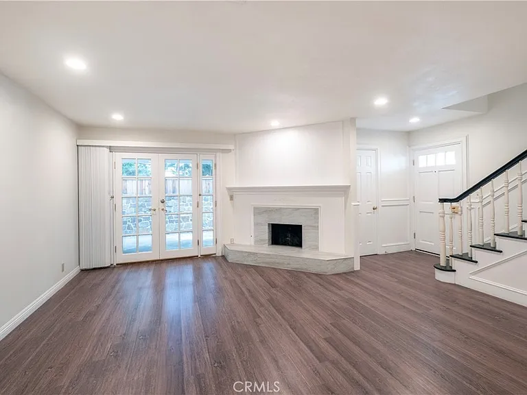 328 W 7th St — Photo 6