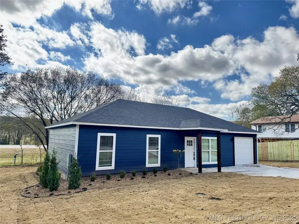 11825 W 838th Rd, Tahlequah, OK 74464