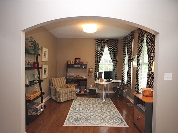 3rd image of 5988 Pine Bluff Dr