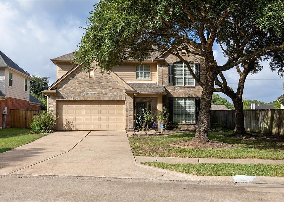 1st image of 723 Deer Hollow Dr