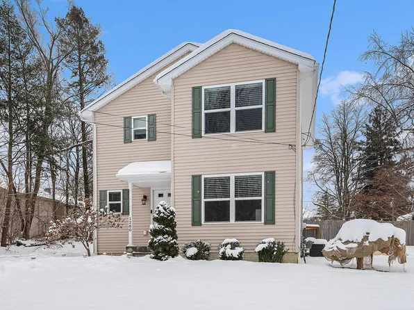 1280 Paul Blvd, Lake Orion, MI 48362