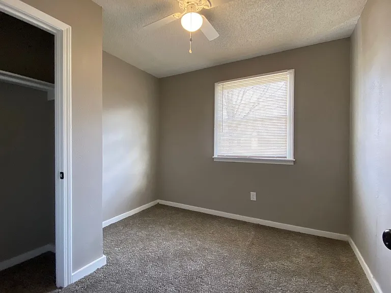 3559 Rochester Rd — Photo 4