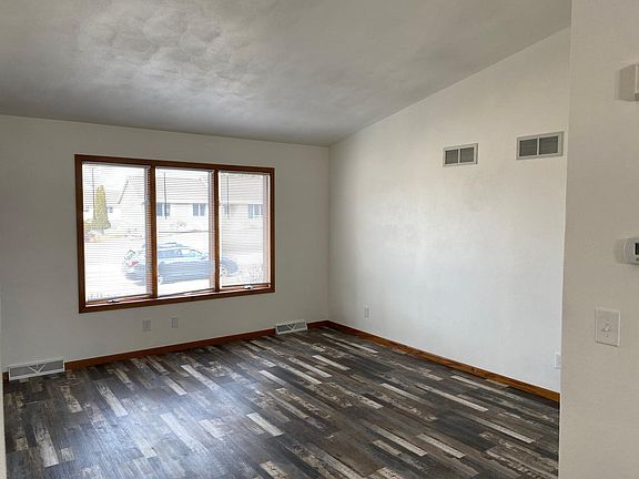 3rd image of 3904 Dorchester Dr