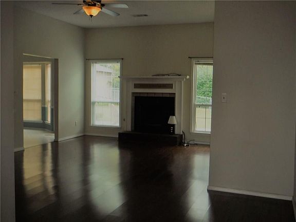 4th image of 612 N 7th St