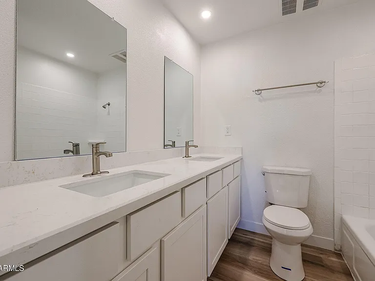 4352 E Grovers Ave — Photo 6