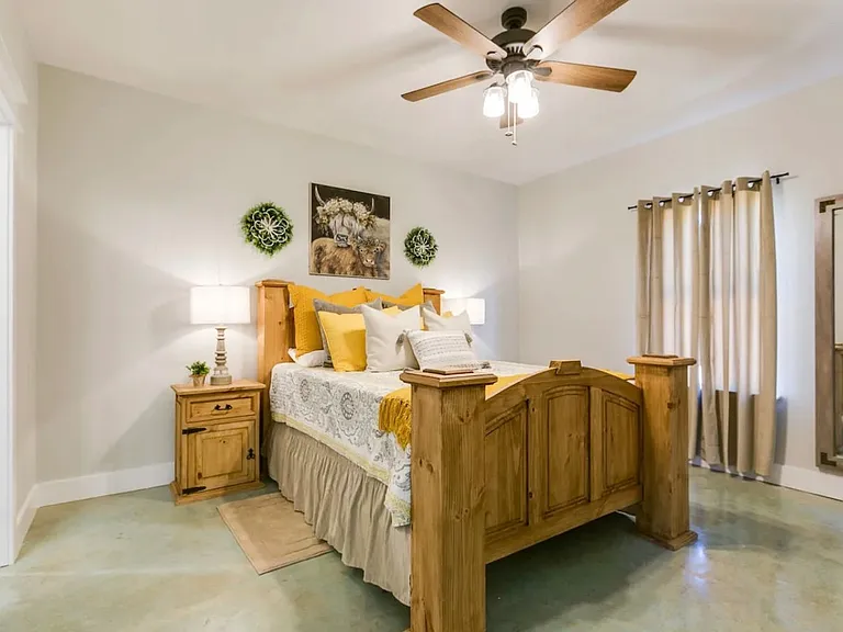 2303 W Beauregard Ave #B — Photo 40