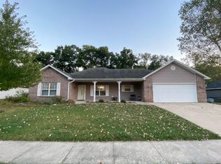 4800 Maple Leaf Dr, Columbia, MO 65201