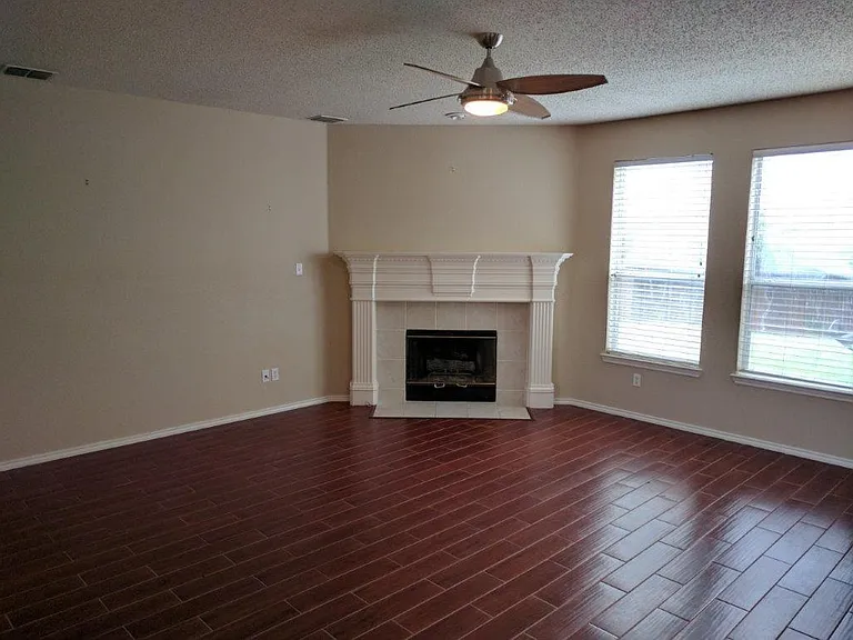 3544 Brewster Dr — Photo 6