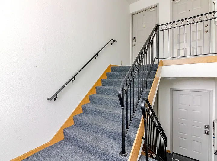 625 N Jackson Ave #B42 — Photo 5