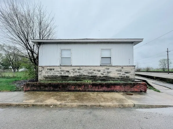925 W Willard St, Muncie, IN 47302