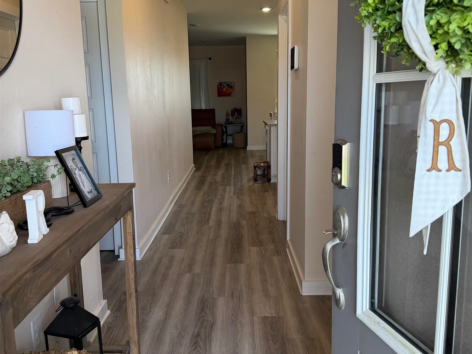 3 bed, 1606 sqft, $2,200 — Photo 2