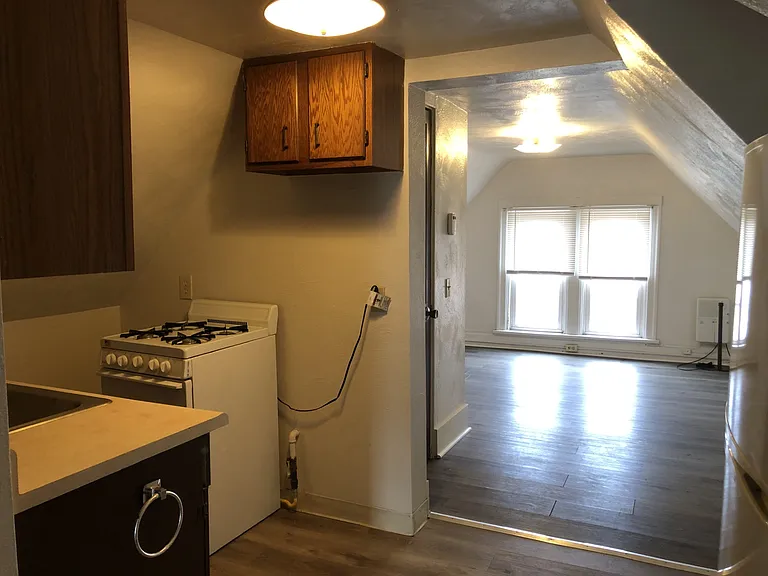 608 2nd St #3 — Photo 8