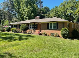 910 S Walnut St, Seneca, SC 29678