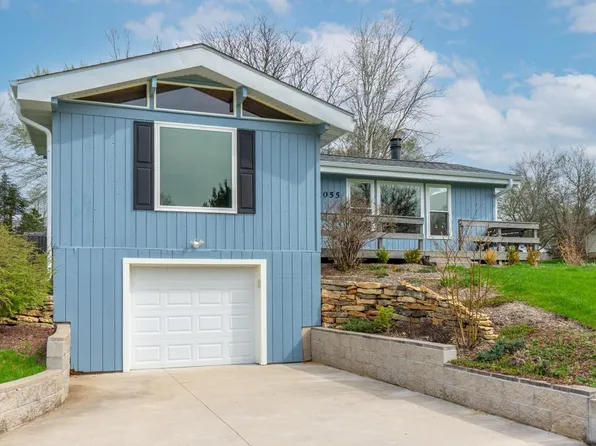 1055 Lake Summerset Rd, Davis, IL 61019