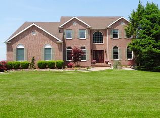 407 Greens Ridge Rd, Stewartsville, NJ 08886