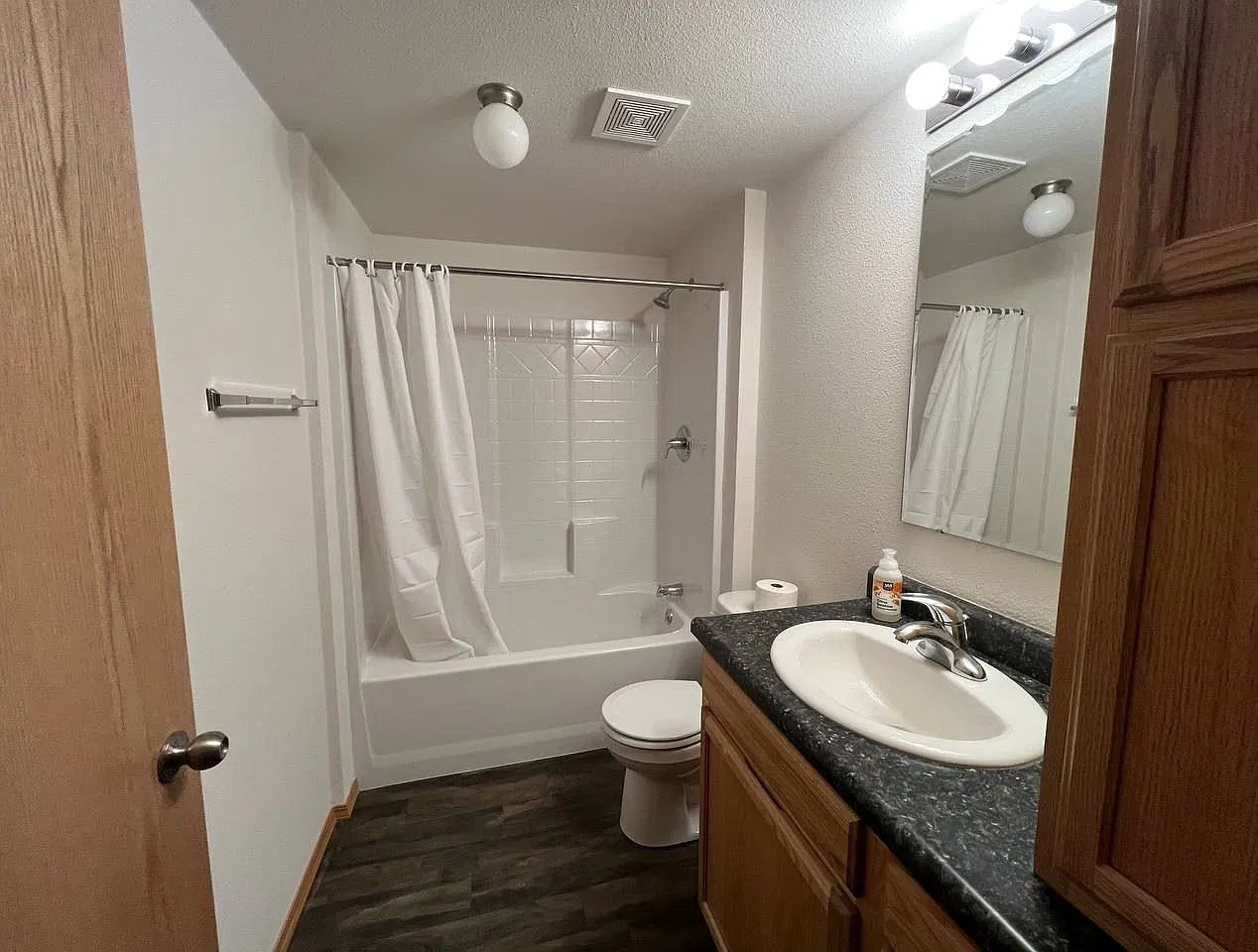 4 bed, 1800 sqft, $1,500 — Photo 1