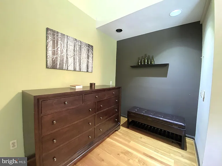 1251 Hinton Dr — Photo 35