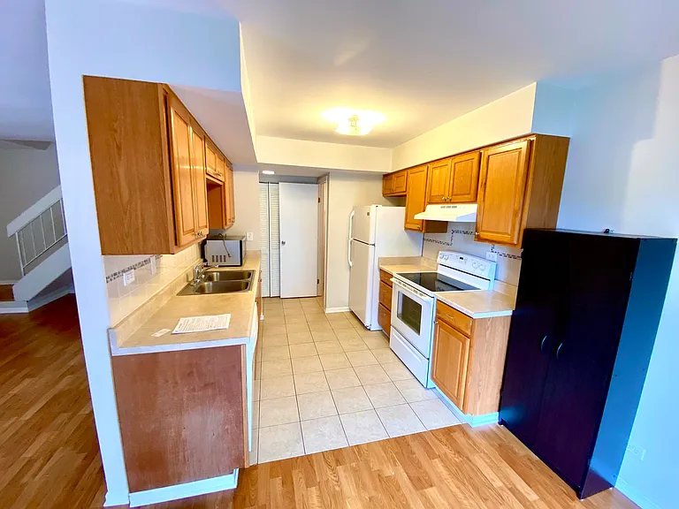 2346 Old Kings Ct #2346 — Photo 4