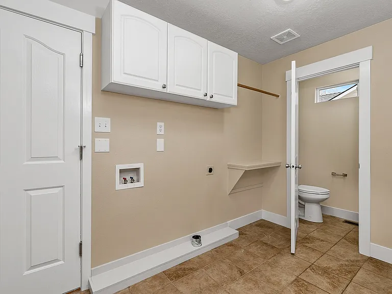1671 E Kamay Ct — Photo 18