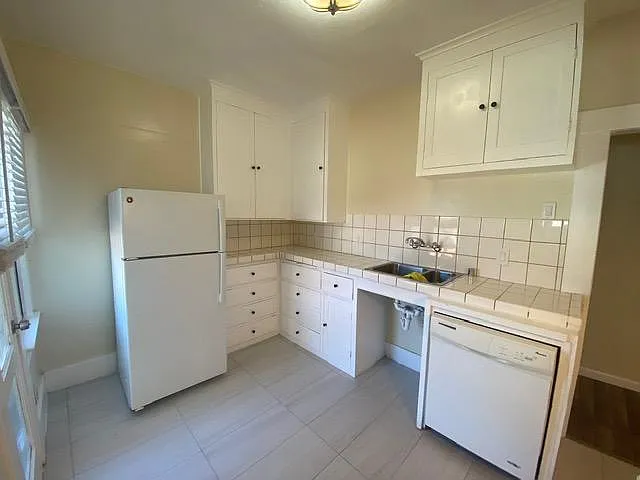 102 Broadway St — Photo 12