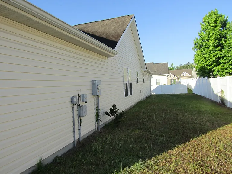 151 Heath Dr — Photo 27