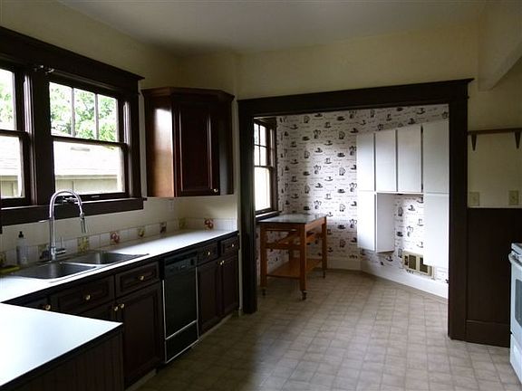 Kitchen and eating nook