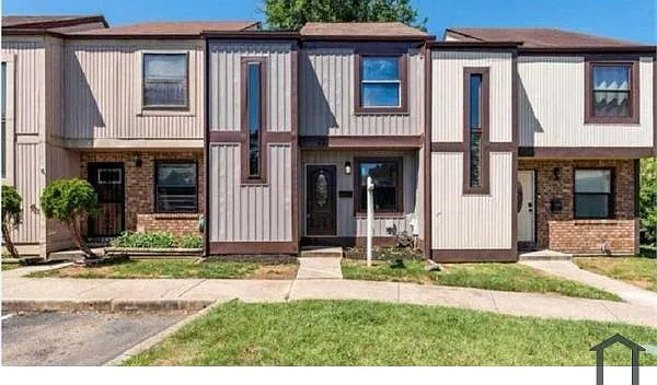 22 Helmsman Ct — Photo 1