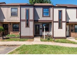 22 Helmsman Ct, Essex, MD 21221