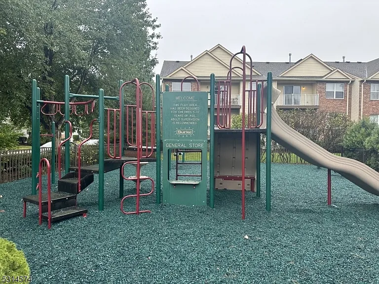 3 Donna Dr — Photo 19
