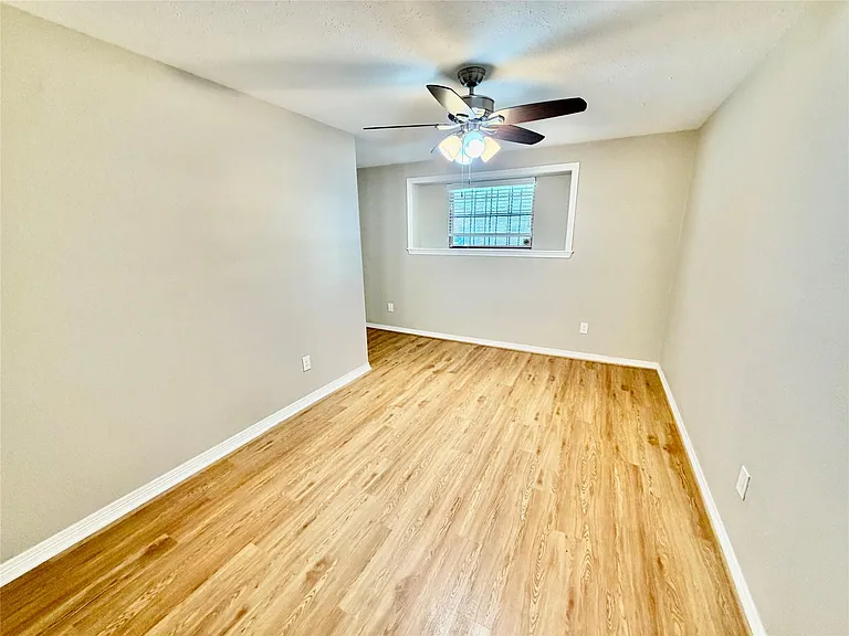 5838 Ludington Dr — Photo 15