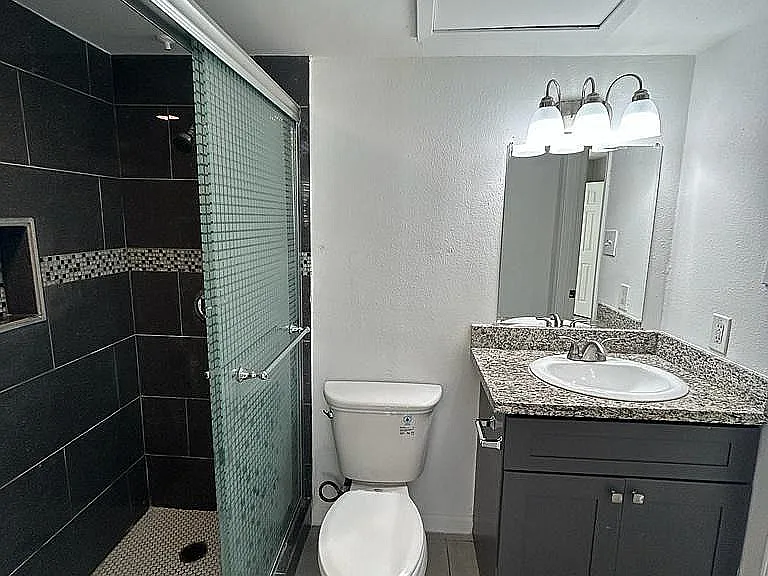 Ashford Briar Point Bathroom