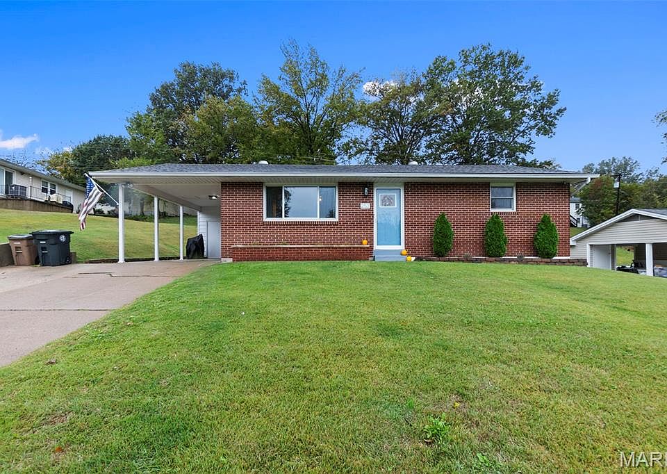 1st image of 251 Edgewood Dr