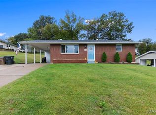 251 Edgewood Dr, Cape Girardeau, MO 63703