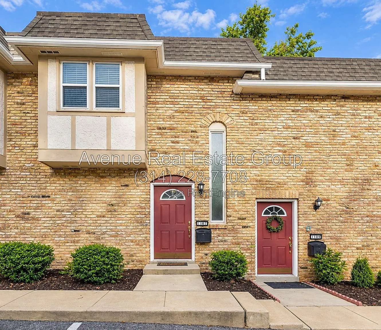 2 bed, 1.5 bath, 882 sqft, $1,600 — Photo 1