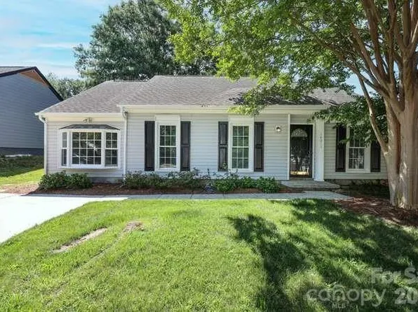14011 Eden Ct, Pineville, NC 28134