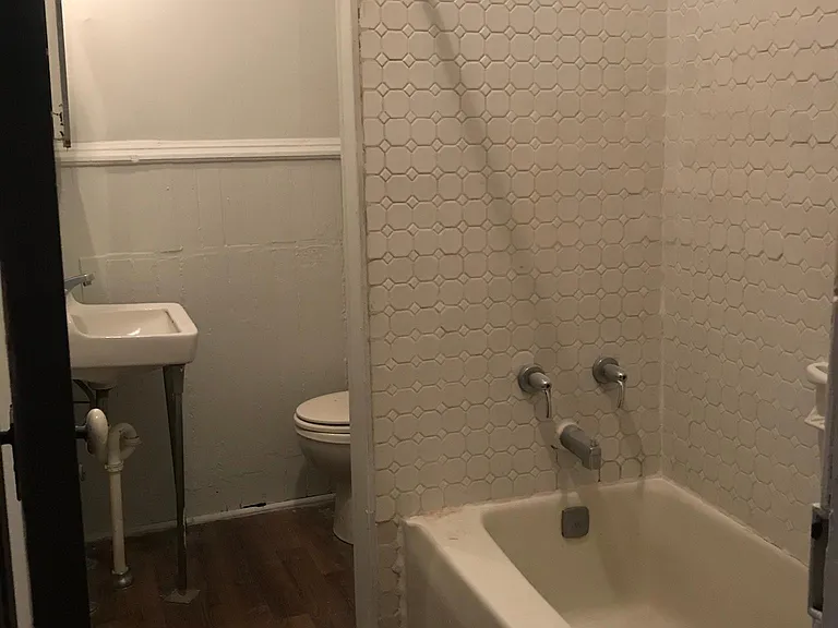 25 S Locust St #2 — Photo 11