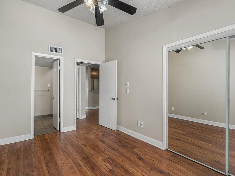 806 W 24th St #326 — Photo 23