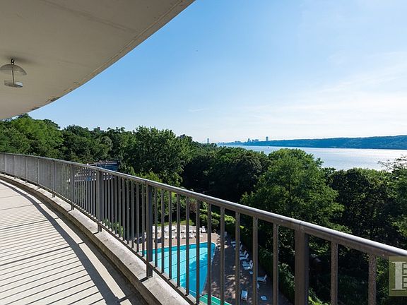 2nd image of 4455-4465 Douglas Ave #7D