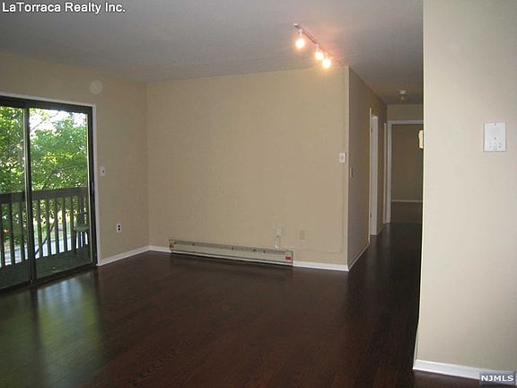4th image of 9 Montgomery St #U-a13-13
