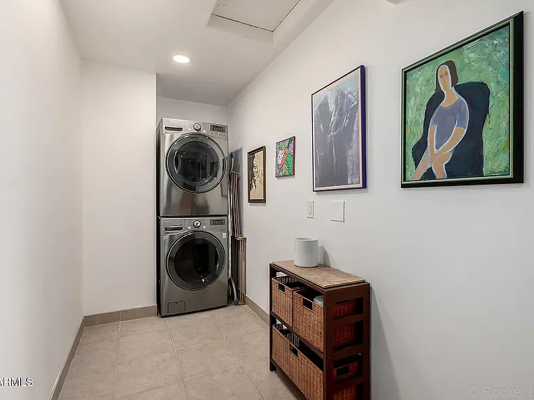 644 E La Jolla Dr — Photo 28