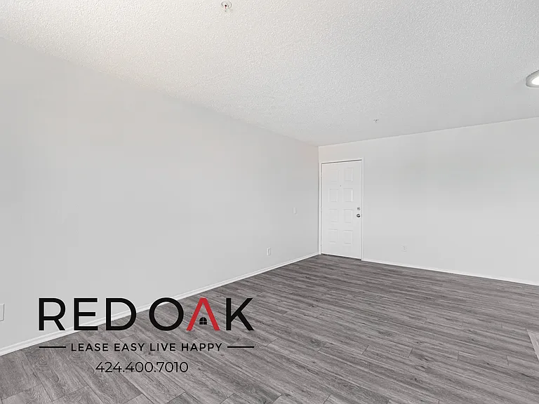 5200 Oakland St #210 — Photo 4