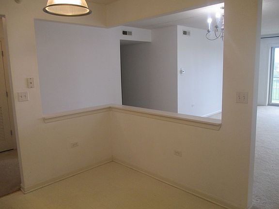 5th image of 370 Western Ave #505
