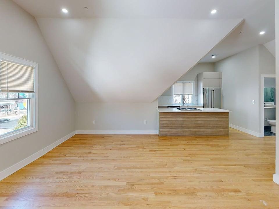 1st image of 93 Williston Rd Room 4