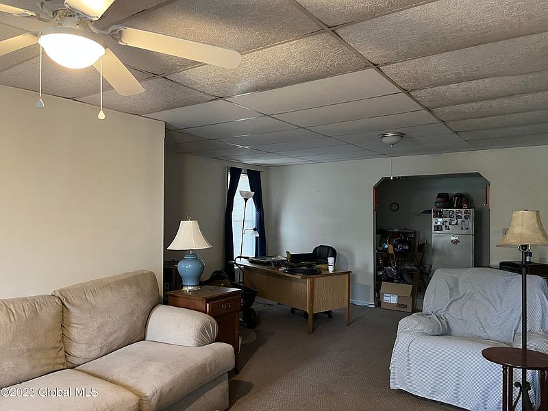 5th image of 109 E Clinton Street
