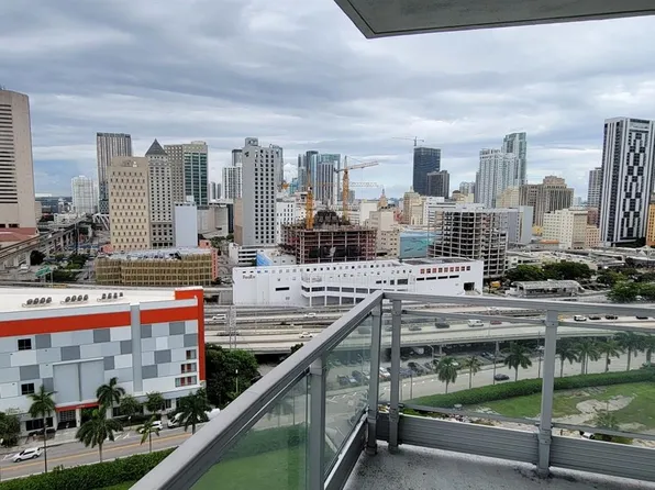 90 SW 3rd St, Miami, FL