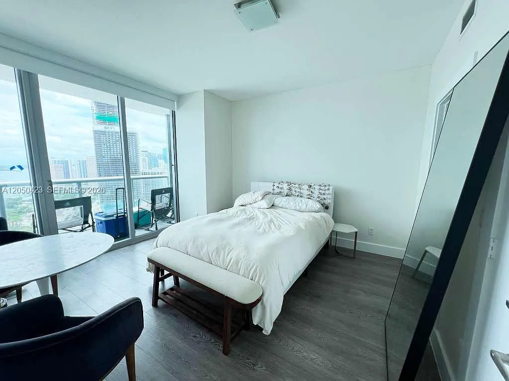 Marinablue Condo — Photo 4