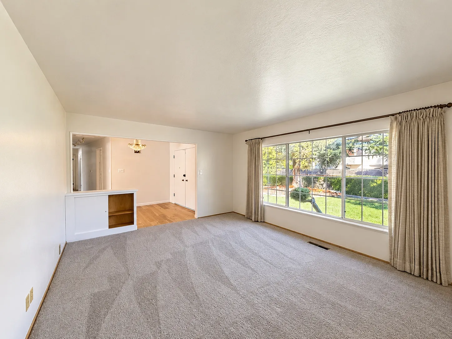 711 Yaro Ct — Photo 2