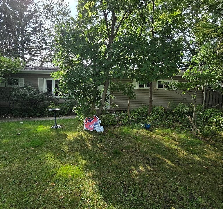 1st image of 77 Lee St