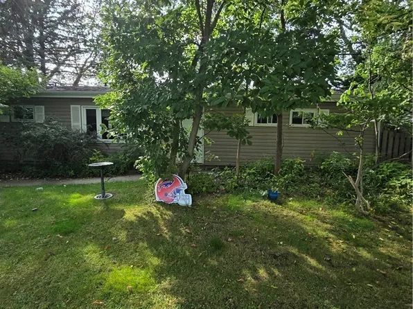 77 Lee St, Depew, NY 14043