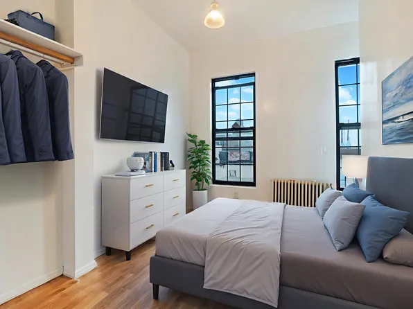 95 North Seventh Street image 1 of 7